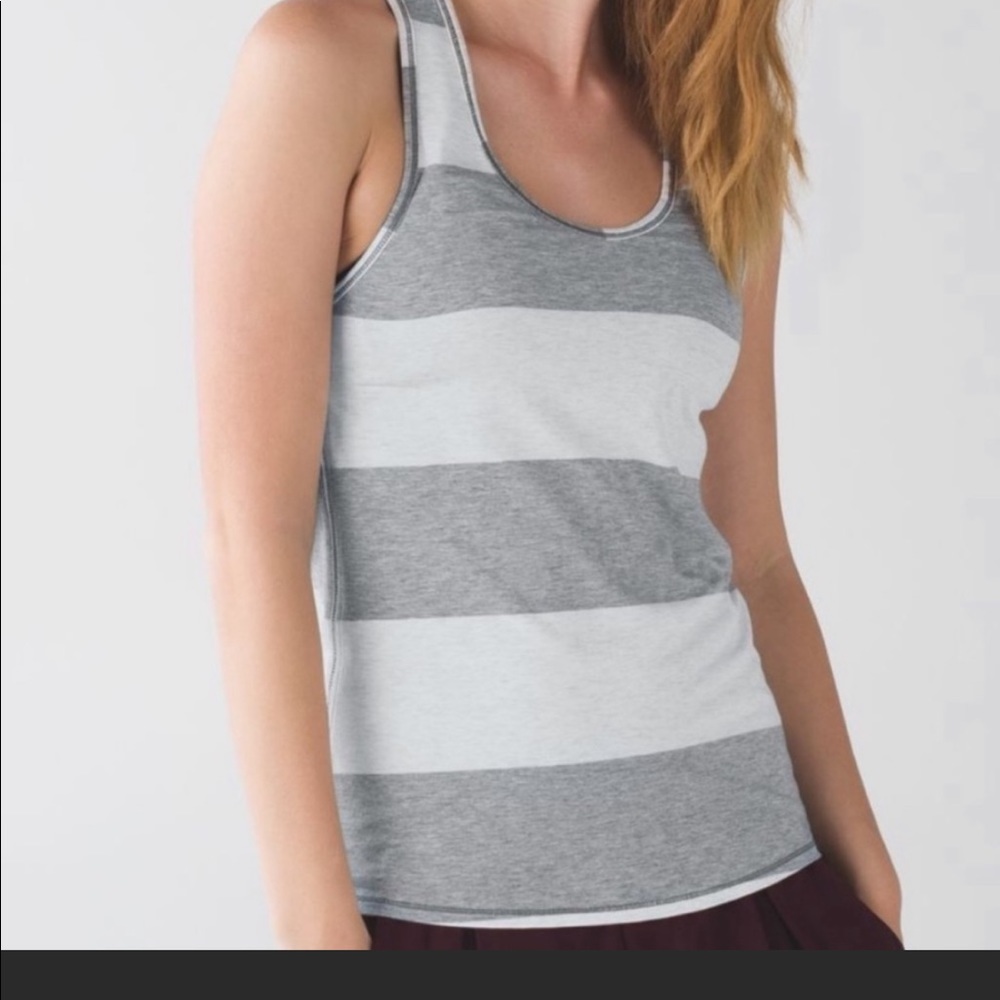 Lululemon elevate tank size 2 / 4 EUC